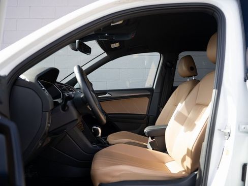 Used 2022 Volkswagen Tiguan SE image 17