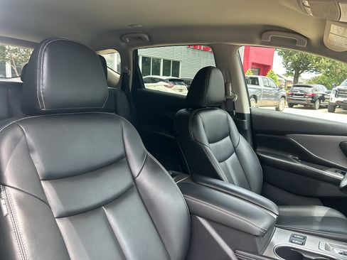 Certified 2024 Nissan Murano SV w/ SV Midnight Edition Package FWD image 19