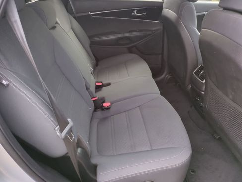 Used 2017 Kia Sorento FWD image 20