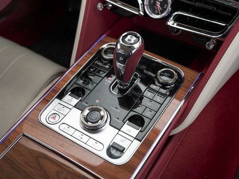 Used 2023 Bentley Flying Spur V8 AWD/4WD image 26