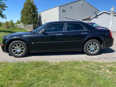 Used 2007 Chrysler 300 C RWD image 2