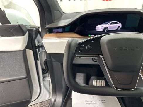 Used 2022 Tesla Model X image 24