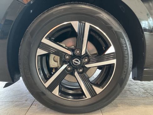 Used 2025 Nissan Sentra SV image 9