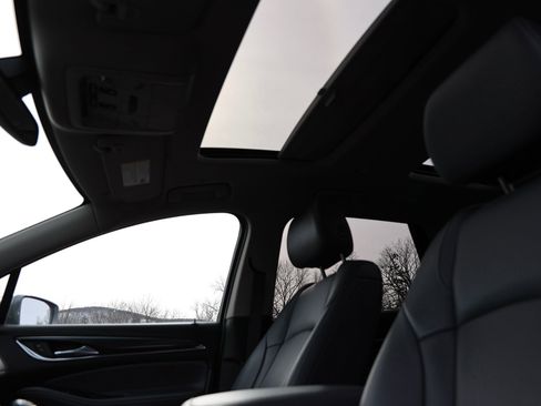 Used 2020 Buick Enclave Essence image 20