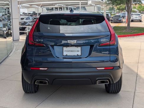 Used 2021 Cadillac XT4 Luxury w/ Cold Weather Package FWD image 10