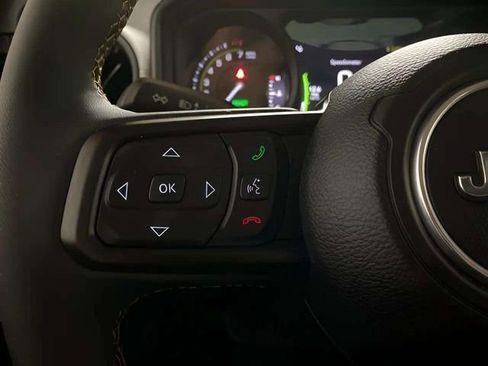 Used 2024 Jeep Wrangler Unlimited image 36