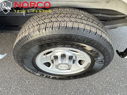 Used 2014 Chevrolet Express 2500 image 15