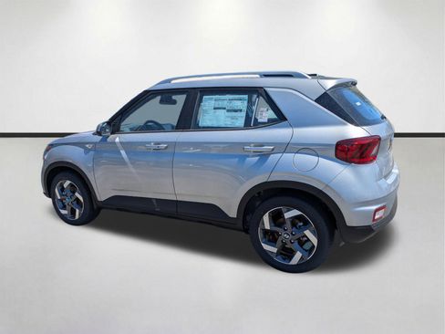 New 2026 Hyundai Venue SEL FWD image 7