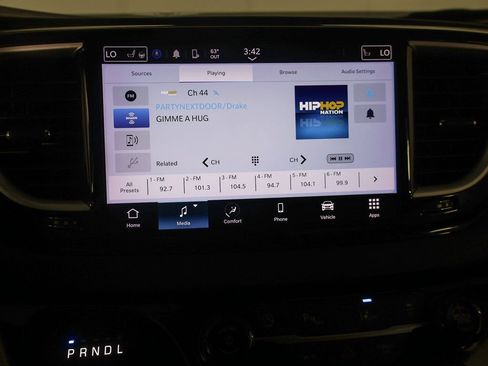 Used 2023 Chrysler Pacifica Touring-L FWD image 42