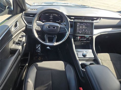 Certified 2024 Jeep Grand Cherokee Altitude AWD/4WD image 23