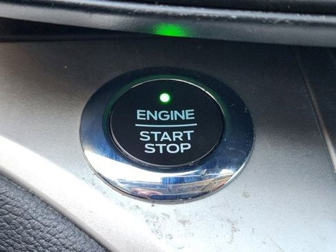 Used 2021 Ford Explorer XLT image 19