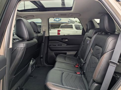 Used 2024 Nissan Pathfinder Platinum w/ Cargo Package FWD image 14