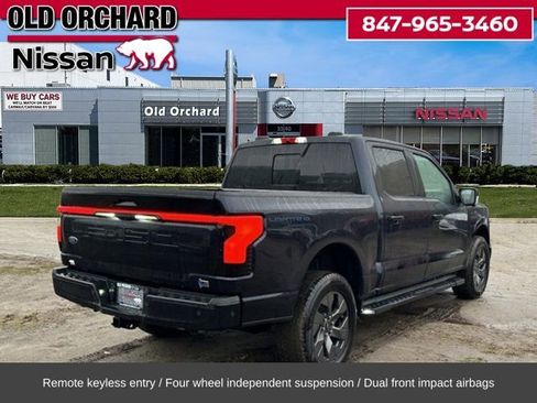 Used 2022 Ford F150 Lightning Lariat image 7