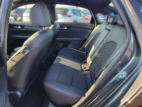 Used 2023 Kia Forte GT-Line w/ GT-Line Technology Package image 11