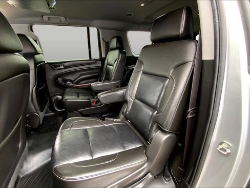 Used 2015 Chevrolet Suburban LT w/ Luxury Package RWD image 19