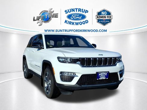 Used 2022 Jeep Grand Cherokee Limited 4xe w/ Luxury Tech Group II AWD/4WD image 2