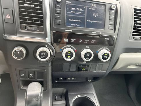 Used 2022 Toyota Sequoia SR5 AWD/4WD image 26