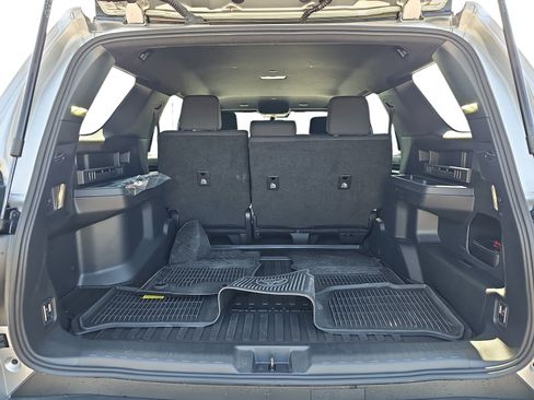 Used 2025 Toyota 4Runner SR5 AWD/4WD image 26