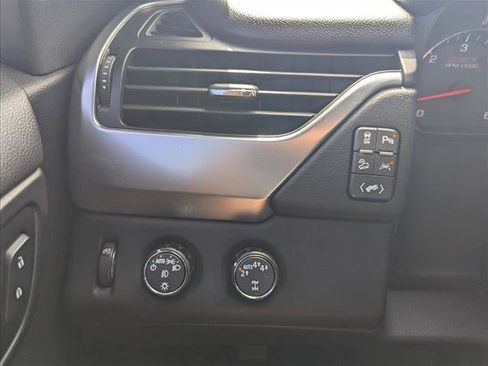 Used 2018 Chevrolet Tahoe LT AWD/4WD image 10