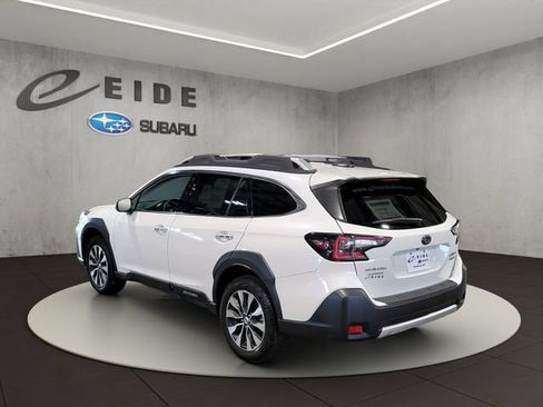 Used 2024 Subaru Outback Touring AWD/4WD image 12
