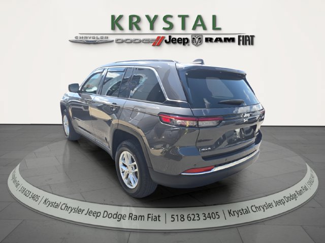 Certified 2025 Jeep Grand Cherokee Laredo X AWD/4WD image 4
