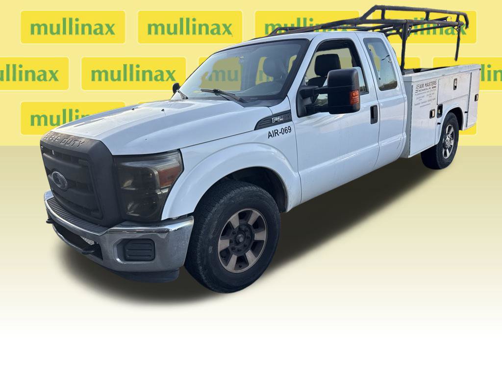 Used 2016 Ford F250 XL w/ Power Equipment Group RWD image 2