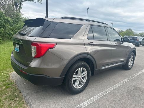 Used 2021 Ford Explorer XLT w/ Equipment Group 202A image 12