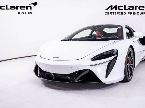 Used 2023 McLaren Artura image 9