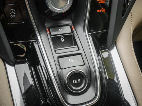 Used 2024 Acura RDX SH-AWD image 25