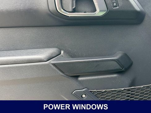 Used 2025 Ford Bronco Outer Banks AWD/4WD image 11