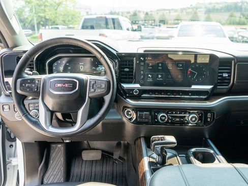 Used 2024 GMC Sierra 1500 Elevation w/ Elevation Premium Package AWD/4WD image 13