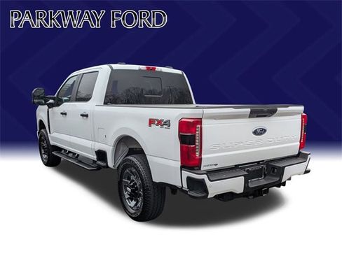 Used 2023 Ford F250 XL w/ STX Appearance Package image 7