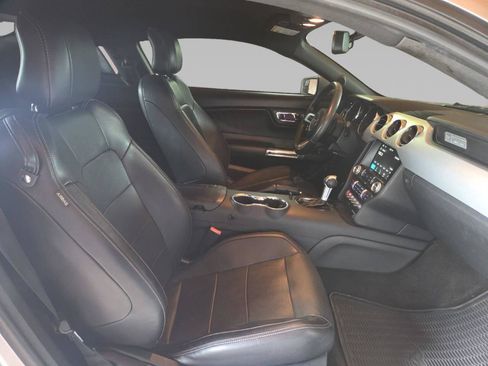 Used 2016 Ford Mustang Premium image 15
