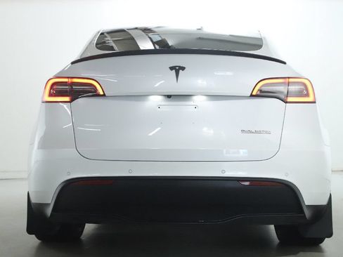 Used 2022 Tesla Model Y Performance AWD/4WD image 39