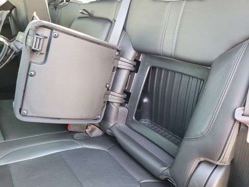 Used 2019 Chevrolet Silverado 1500 High Country image 12