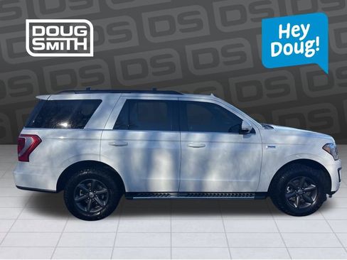 Used 2021 Ford Expedition XLT image 6