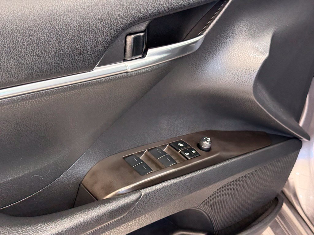 Used 2024 Toyota Camry SE FWD image 14