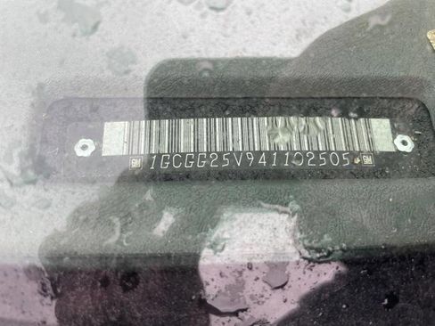 Used 2004 Chevrolet Express 2500 image 41