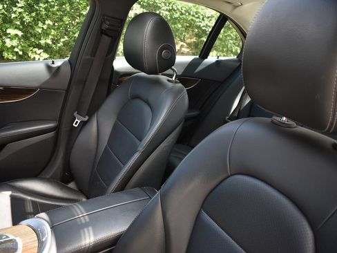 Used 2018 Mercedes-Benz C 300 4MATIC Sedan image 9