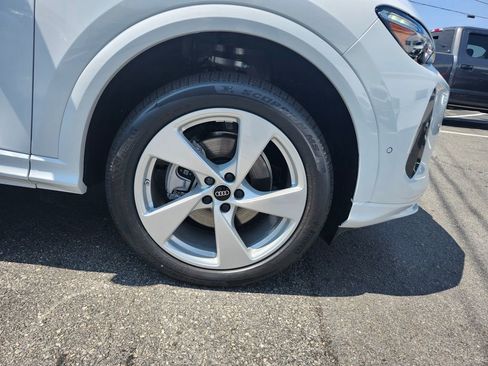 New 2025 Audi Q5 Premium Plus image 24