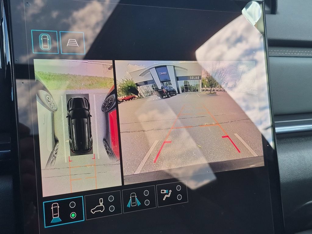 New 2027 GMC Terrain AT4 w/ Convenience Package III AWD/4WD image 18