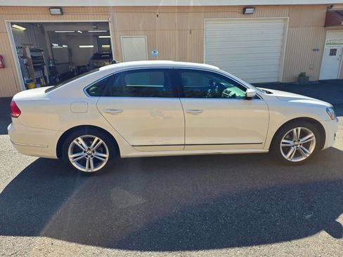Used 2015 Volkswagen Passat TDI SE FWD image 8