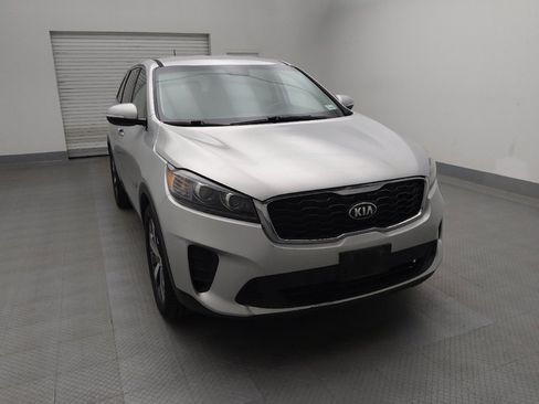 Used 2020 Kia Sorento LX image 14
