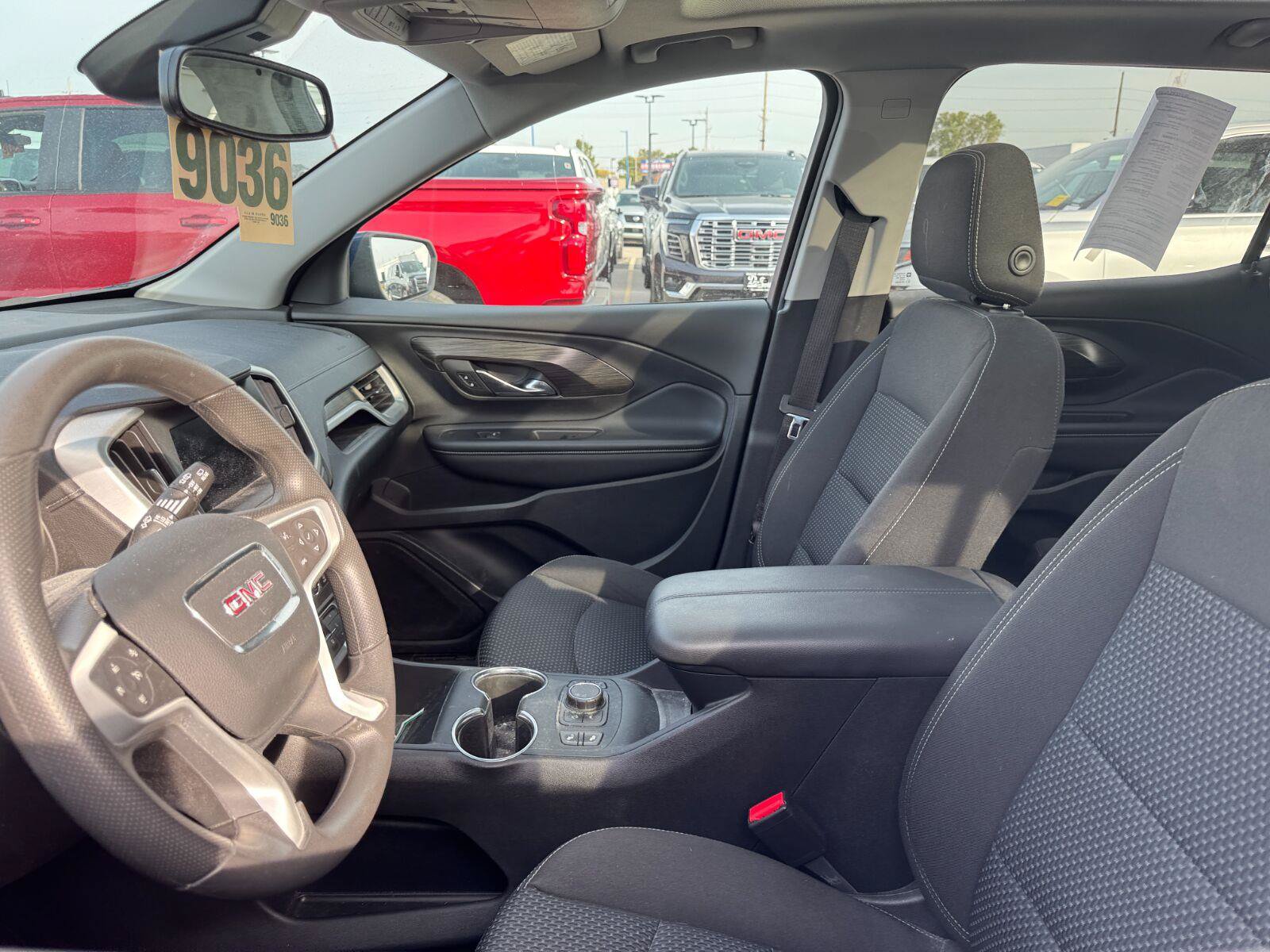 Used 2022 GMC Terrain SLE w/ Driver Convenience Package FWD image 8