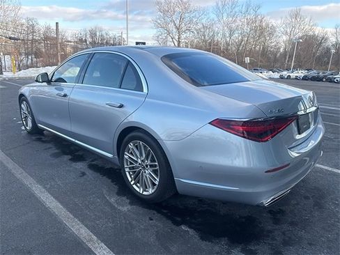 Used 2023 Mercedes-Benz S 580 4MATIC Sedan image 2