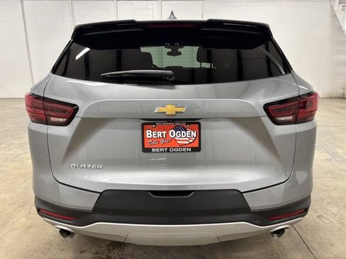 Used 2025 Chevrolet Blazer LT w/ Driver Confidence Package image 6