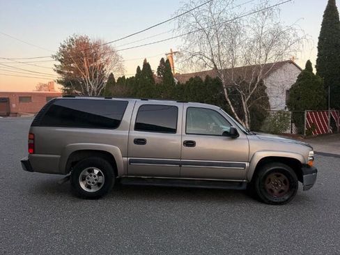 Used 2003 Chevrolet Suburban LS AWD/4WD image 8
