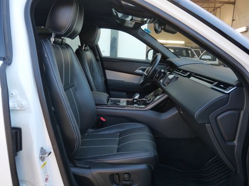 Used 2022 Land Rover Range Rover Velar R-Dynamic S image 15
