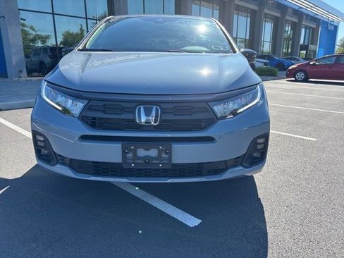Used 2026 Honda Odyssey Sport-L image 3