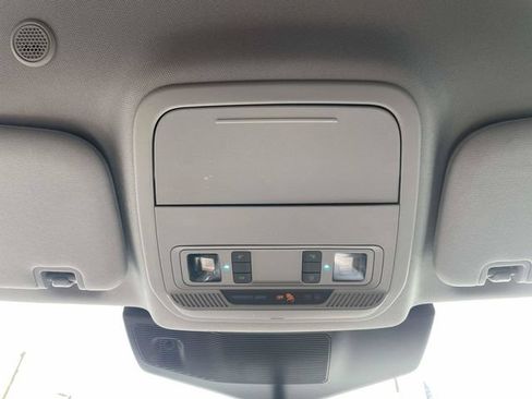 Certified 2024 Ford Explorer XLT RWD image 28
